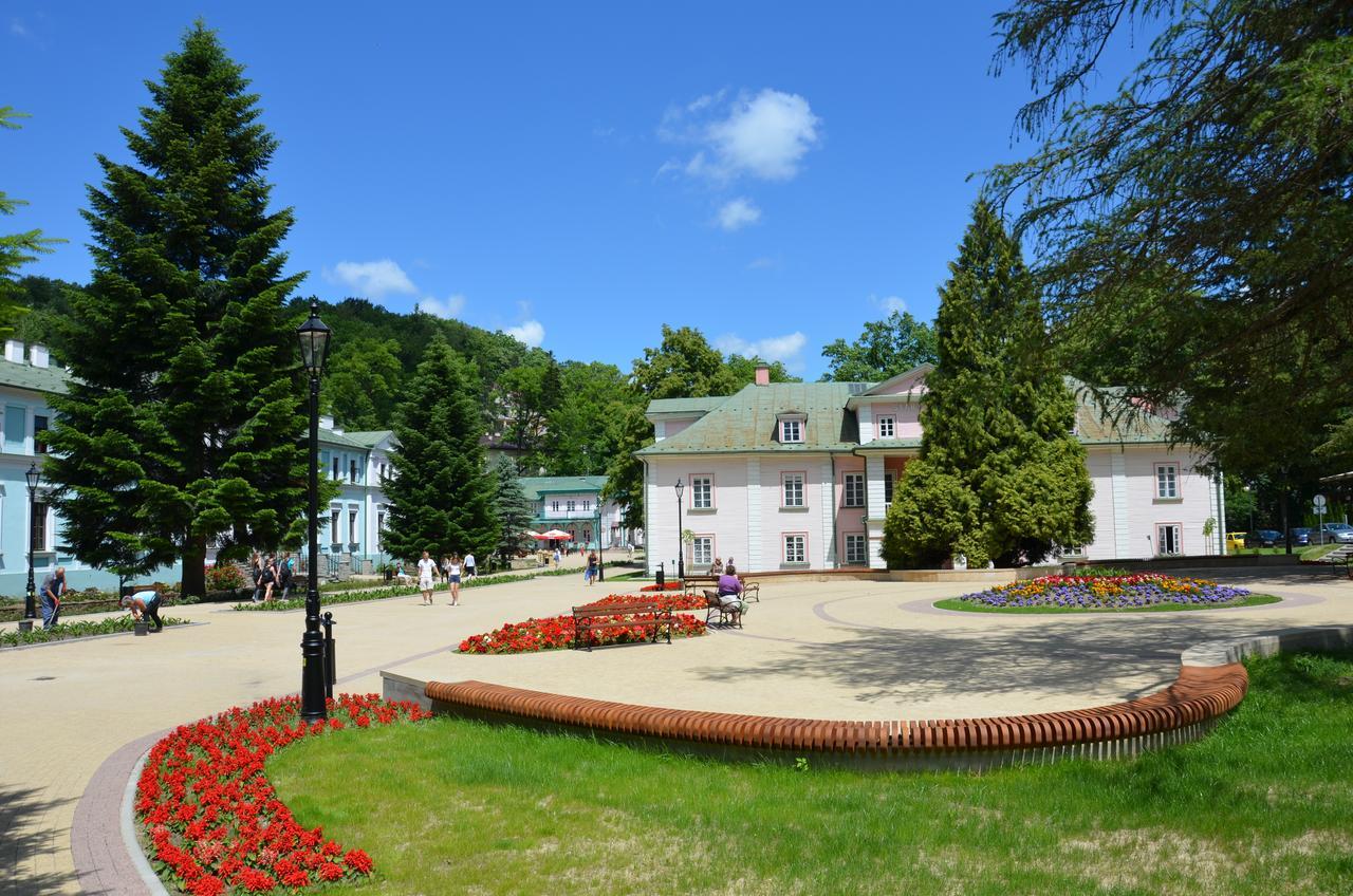 Hotel Pod Jodla Iwonicz-Zdrój Exterior foto